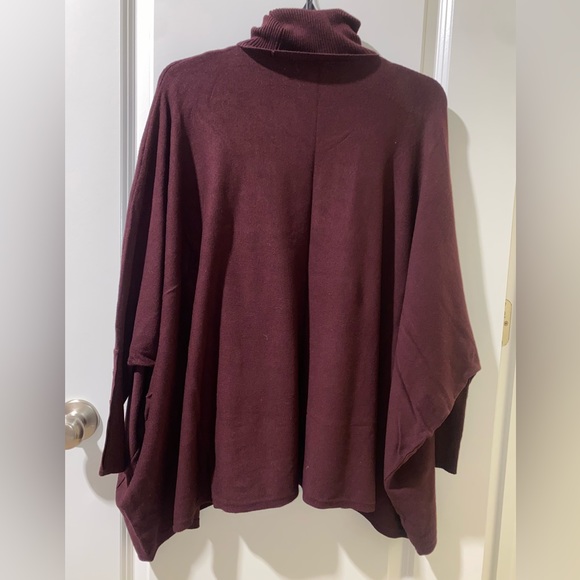 MACY’S Alfani Turtleneck Poncho Sweater, size small - Picture 3 of 4